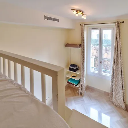 Elegant In Centre With Grand Terrace Appartement *