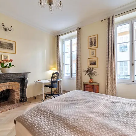 Elegant In Centre With Grand Terrace Appartement Nice