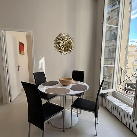 Ambassador Promenade ! Apartment *