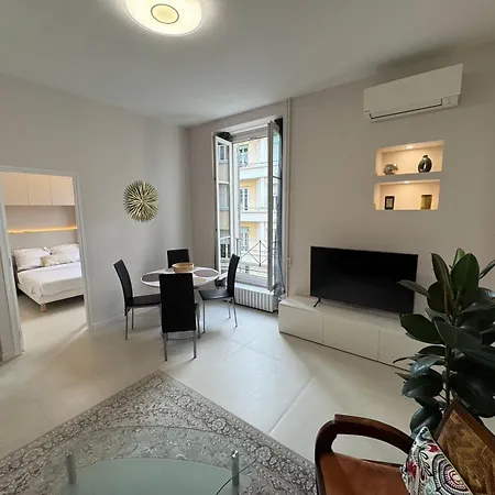 Ambassador Promenade ! Apartment *