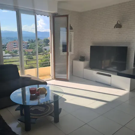 Beautiful 3-room Sea View Appartement