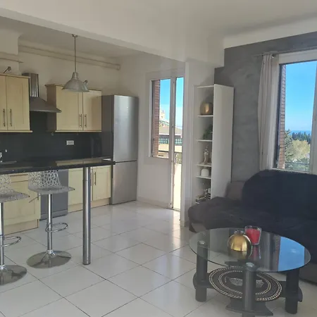Appartement Beautiful 3-room Sea View *