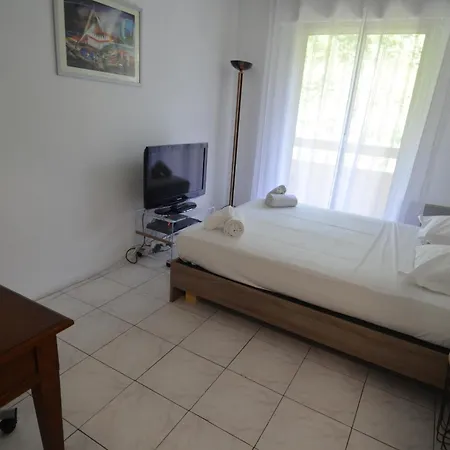 Apartment Plein Ciel - 5 Personnes Avec Piscine Sur La Corniche Fleurie A *
