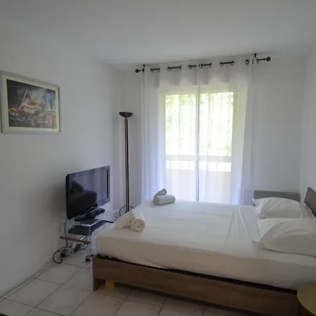 Apartment Plein Ciel - 5 Personnes Avec Piscine Sur La Corniche Fleurie A *
