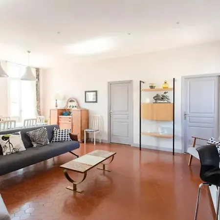 Appartement Pantheon- App Centre, 2 Ch, 2 Sdb , Classé 4 étoiles *
