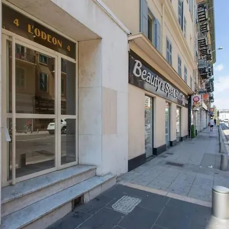 Pantheon- App Centre, 2 Ch, 2 Sdb , Classé 4 étoiles Appartement