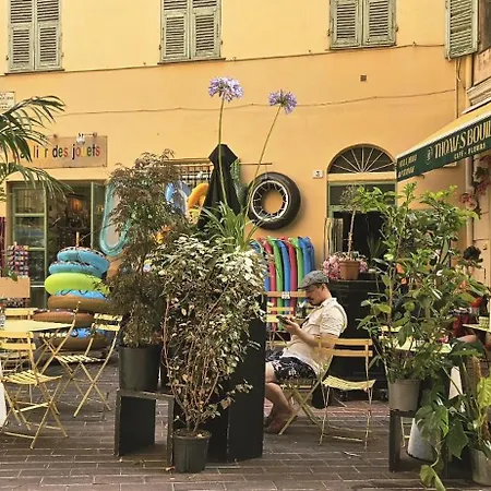 Grand T2 A Deux Pas De La Au Coeur Du Vieux-nice * Nice
