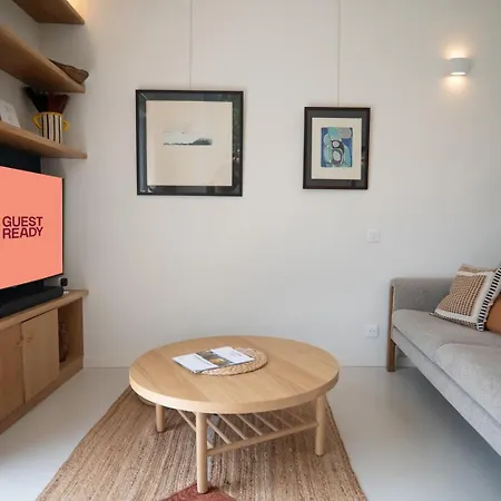 Maison d'hôtes Guestready - Spacious Comfort With Sunny Garden 4*