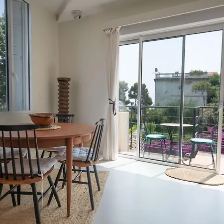 Maison d'hôtes Guestready - Spacious Comfort With Sunny Garden Nice