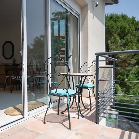 Maison d'hôtes Guestready - Spacious Comfort With Sunny Garden 4*