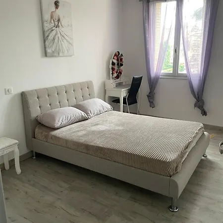 Lumineux & Climatise Apartment