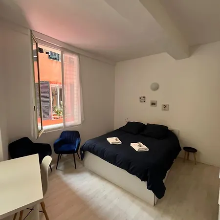 La Chaise Bleue - Vieux Apartment *