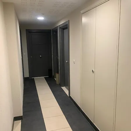 Joli Studio, Quartier Du Port Apartment