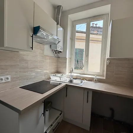Port Nice: Very 3 Apartment Nice