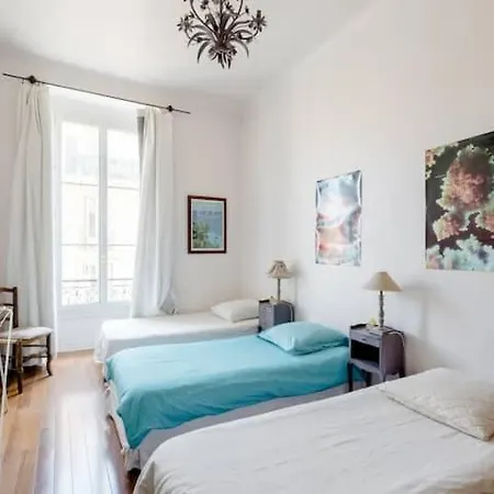 Guest Bedroom In Private Home, Quiet, Elegant, 10 Mins To Beach, 1 Triple And 1 Double Bedrooms Nice