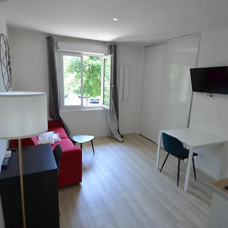 Cassin - Next To Tramway Line 2 Near Airport Appartement *