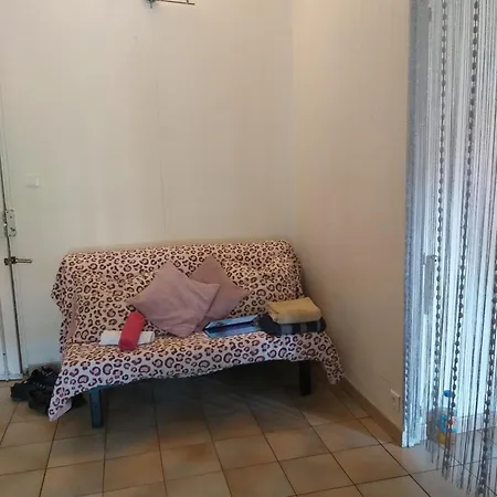 Apartment Beachside Retreat: Proximity & Access *