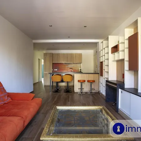 Neighborhood Liberation Apartment *