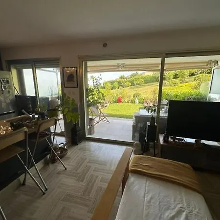 Spacieux Appartement, Jardin, Vue Mer, Calme