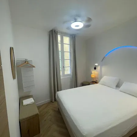 Recently Renovated In Quiet Area In Heart Of Old Nice