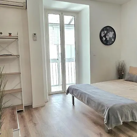 Apartment T2 With Contemporary Design And Air Conditioning Nice