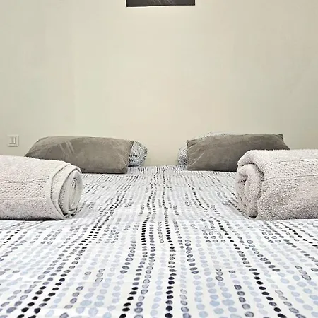 T2 With Contemporary Design And Air Conditioning Apartment
