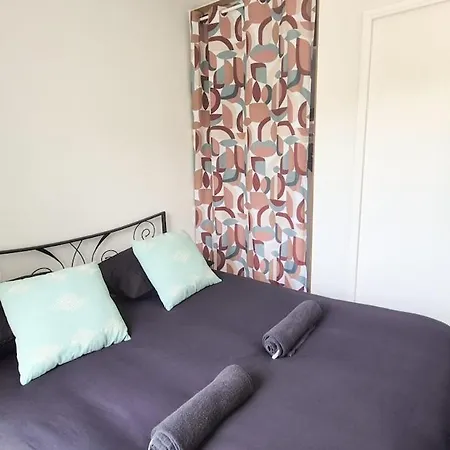 2p, Balcon, Parking Proche Apartment *