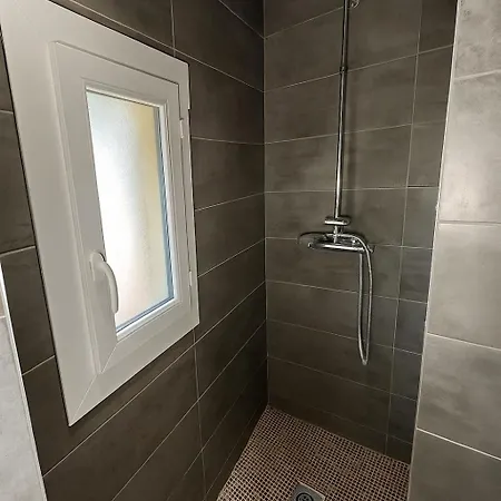 Superbe Appartement 2 Pieces Lumineux, Proche De La Plage, Climatise Nice