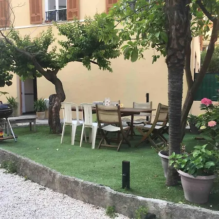 Night At La Nicoise - 6 Per Apartment