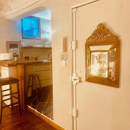 Apartment Old Town, Experience Out Of Time Nice