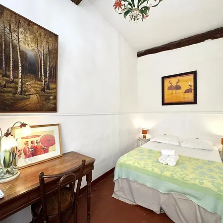 Riviera: Old Town Getaway, Steps From Apartment 3*