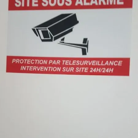 Privative Rénové 2024, Climatisation, Tramway Sur Place , 12 Min Centre, 16 Min Plage, Aperçu Latéral Mer, 2 Wc Avec 2 Salle De Bain, Private Renovated 2024, Air-conditioned , Tram On Spot, 2 Toilets&2 Bathrooms Couette-café Nice