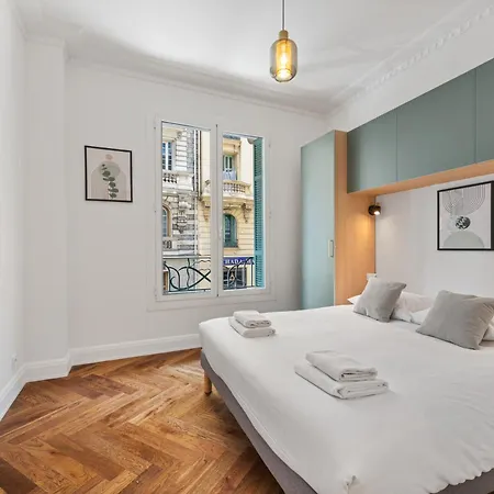 Chic 2-room - Place Du Pin Appartement