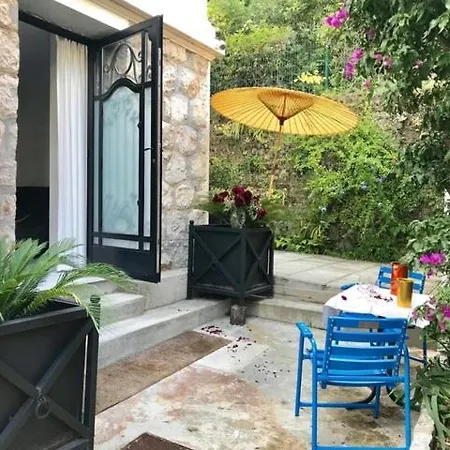 Appartement Proche Du Centre, Très Calme, équipé *