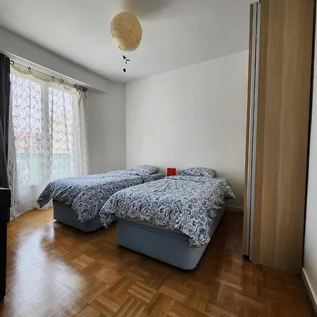 Air-conditioned Near Sea 4-6 People Apartment *