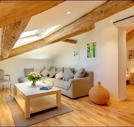 1 Bedroom, Location In