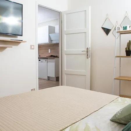 Appartement Perle De - 50 Mètres De La Plage, Clim, Wifi Nice