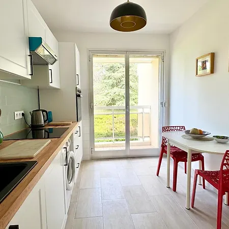 Quiet Flat With View And Swimming Pool Appartement