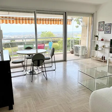 Quiet Flat With View And Swimming Pool Appartement *