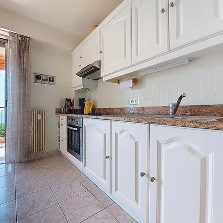 L'oree De La Lanterne By Interhome