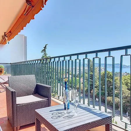 Apartment L'oree De La Lanterne By Interhome