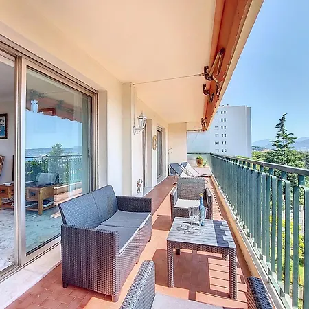 L'oree De La Lanterne By Interhome *