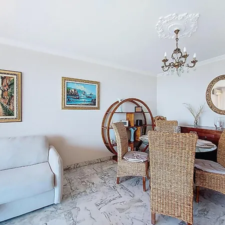 Apartment L'oree De La Lanterne By Interhome