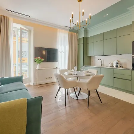 Aparthotel 9 Alberti Centre 4*