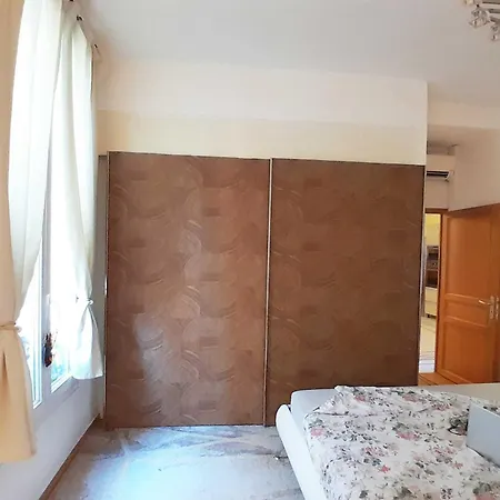 Apartment Super *