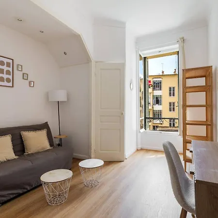 Cosy Dans Belle Copropriete Classee Nice