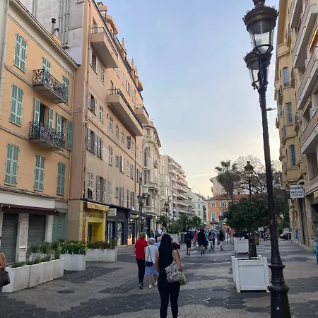 Apartment Mansarde Plein Centre Et A 5 Mn Des Plages *