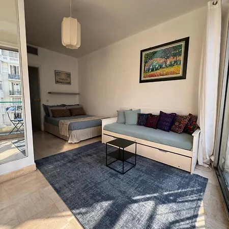 Apartment Promenade Des & *