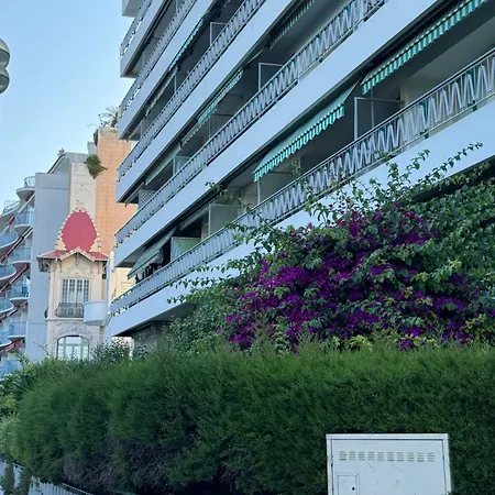 Promenade Des & Apartment