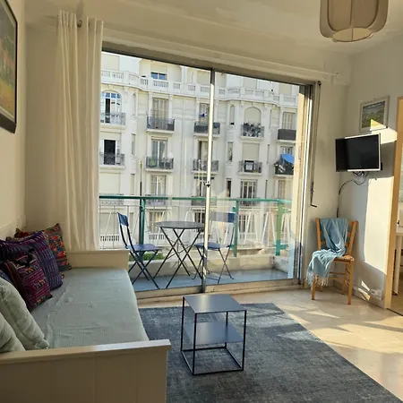 Promenade Des & Apartment *